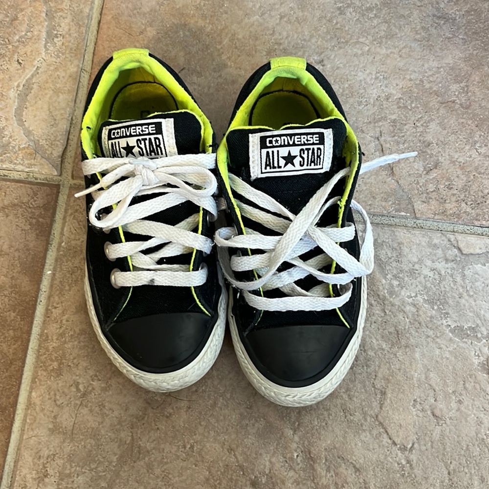 Kids converse